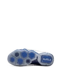 dunkelblaue Sportschuhe von Nike