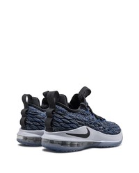 dunkelblaue Sportschuhe von Nike