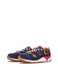 dunkelblaue Sportschuhe von New Balance