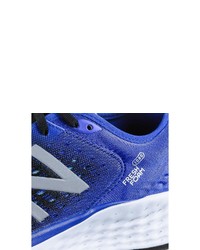 dunkelblaue Sportschuhe von New Balance