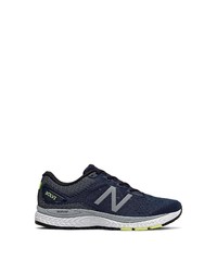 dunkelblaue Sportschuhe von New Balance