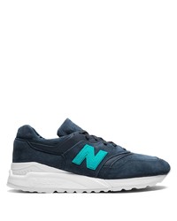 dunkelblaue Sportschuhe von New Balance