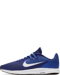 dunkelblaue Sportschuhe von Nike