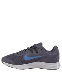 dunkelblaue Sportschuhe von Nike