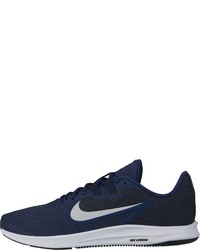 dunkelblaue Sportschuhe von Nike