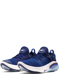 dunkelblaue Sportschuhe von Nike