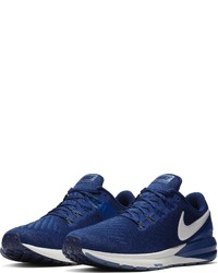 dunkelblaue Sportschuhe von Nike