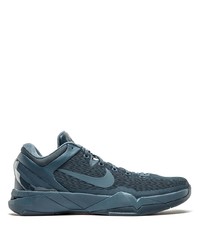 dunkelblaue Sportschuhe von Nike