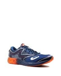 dunkelblaue Sportschuhe von Asics