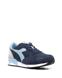 dunkelblaue Sportschuhe von Diadora