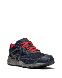 dunkelblaue Sportschuhe von New Balance