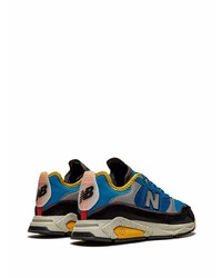 dunkelblaue Sportschuhe von New Balance