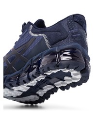 dunkelblaue Sportschuhe von Asics