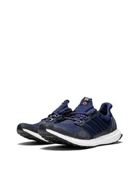 dunkelblaue Sportschuhe von adidas