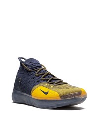 dunkelblaue Sportschuhe von Nike