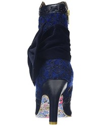 dunkelblaue Stiefel von Irregular Choice