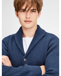 dunkelblaue Strickjacke mit einem Schalkragen von Jack & Jones