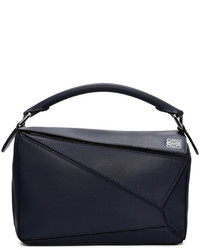 dunkelblaue Taschen mit geometrischem Muster von Loewe
