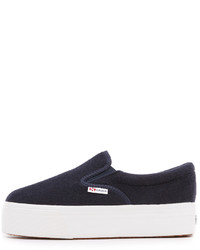 dunkelblaue Turnschuhe von Superga