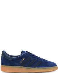 dunkelblaue Turnschuhe von adidas