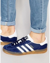 dunkelblaue Turnschuhe von adidas