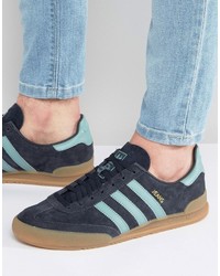 dunkelblaue Turnschuhe von adidas