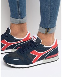 dunkelblaue Turnschuhe von Diadora