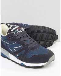 dunkelblaue Turnschuhe von Diadora