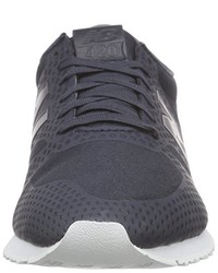 dunkelblaue Turnschuhe von New Balance