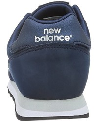 dunkelblaue Turnschuhe von New Balance