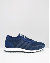 dunkelblaue Turnschuhe von adidas