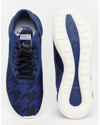 dunkelblaue Turnschuhe von adidas