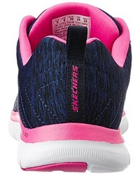 dunkelblaue Turnschuhe von Skechers