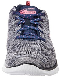 dunkelblaue Turnschuhe von Skechers