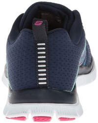 dunkelblaue Turnschuhe von Skechers