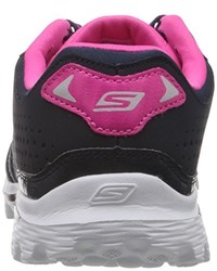 dunkelblaue Turnschuhe von Skechers