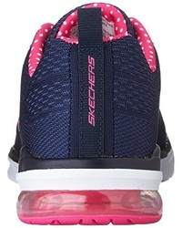 dunkelblaue Turnschuhe von Skechers