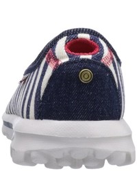 dunkelblaue Turnschuhe von Skechers