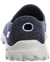 dunkelblaue Turnschuhe von Skechers