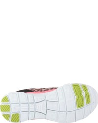 dunkelblaue Turnschuhe von Skechers