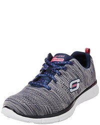 dunkelblaue Turnschuhe von Skechers