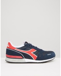 dunkelblaue Turnschuhe von Diadora