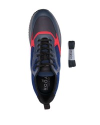 dunkelblaue und rote Sportschuhe von Hogan