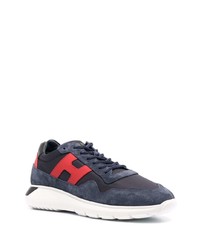 dunkelblaue und rote Sportschuhe von Hogan