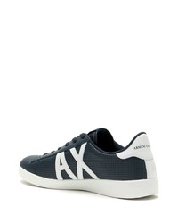 dunkelblaue und weiße Leder niedrige Sneakers von Armani Exchange
