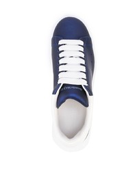 dunkelblaue und weiße Leder niedrige Sneakers von Alexander McQueen