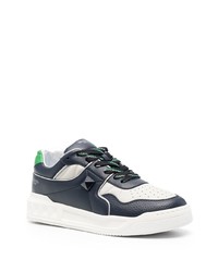 dunkelblaue und weiße Leder niedrige Sneakers von Valentino Garavani