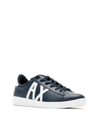 dunkelblaue und weiße Leder niedrige Sneakers von Armani Exchange