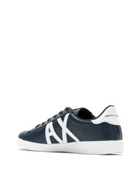 dunkelblaue und weiße Leder niedrige Sneakers von Armani Exchange