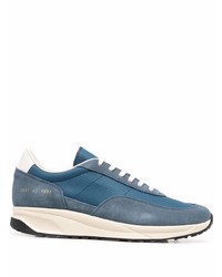 dunkelblaue und weiße Sportschuhe von Common Projects